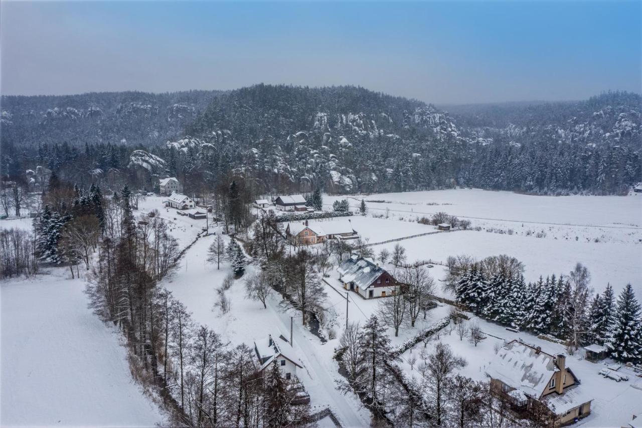 U Ozveny Hotel Dolni Adrspach Buitenkant foto