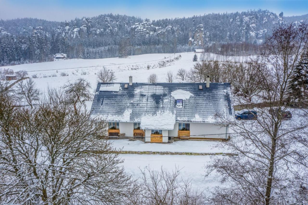 U Ozveny Hotel Dolni Adrspach Buitenkant foto