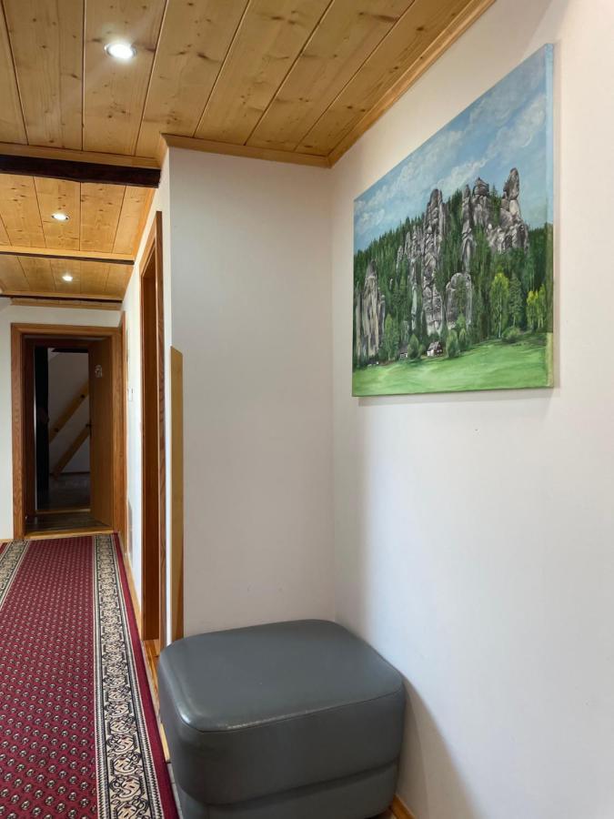 U Ozveny Hotel Dolni Adrspach Buitenkant foto