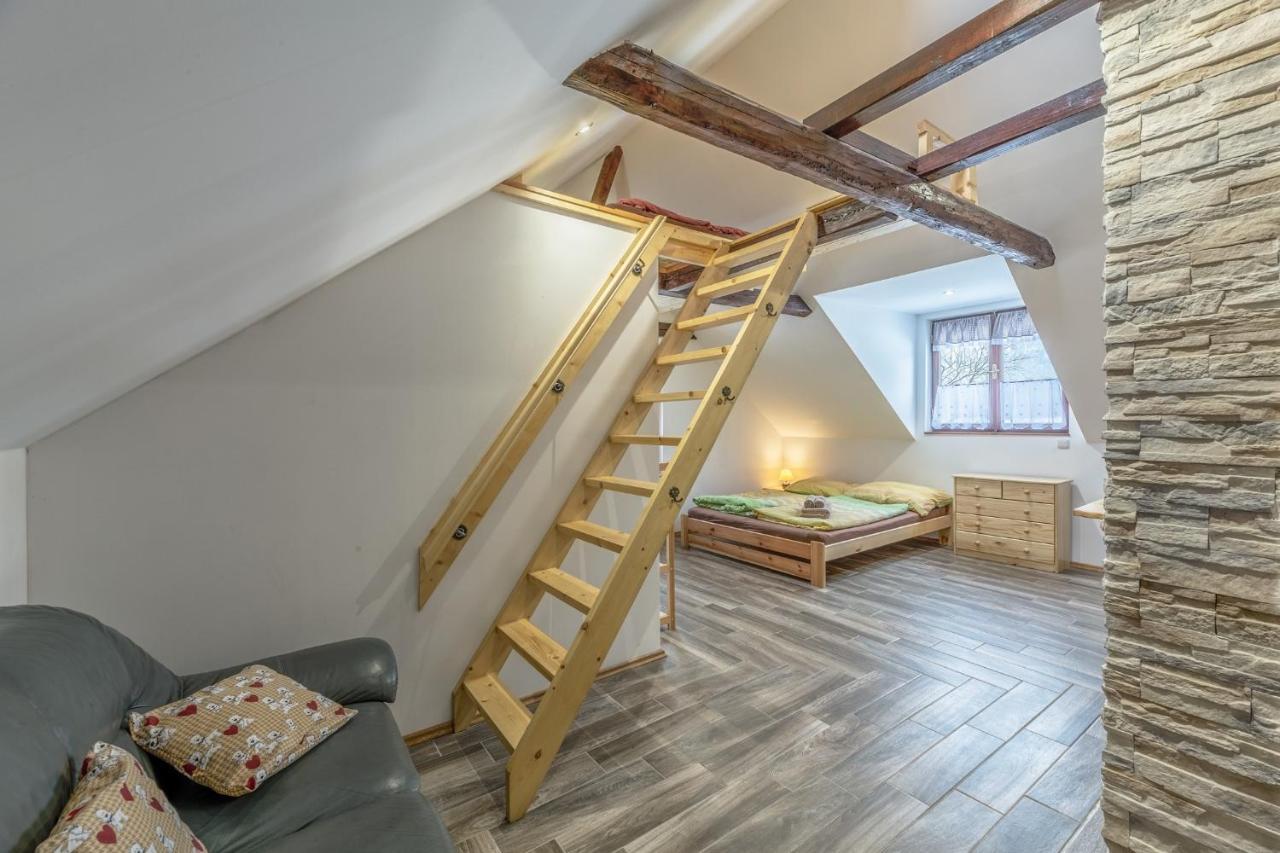U Ozveny Hotel Dolni Adrspach Buitenkant foto